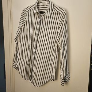 Van Heusen Striped White and Gray Button-Down Long-Sleeved Shirt Size M